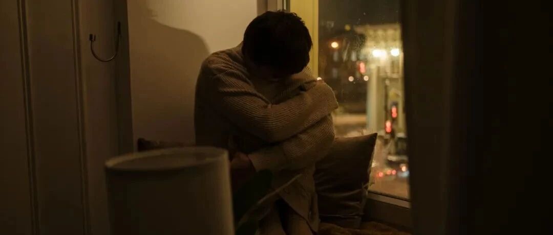 朋友/自己疑似抑郁,我该做什么?能相信心理医生吗?答案也许和你想的不一样