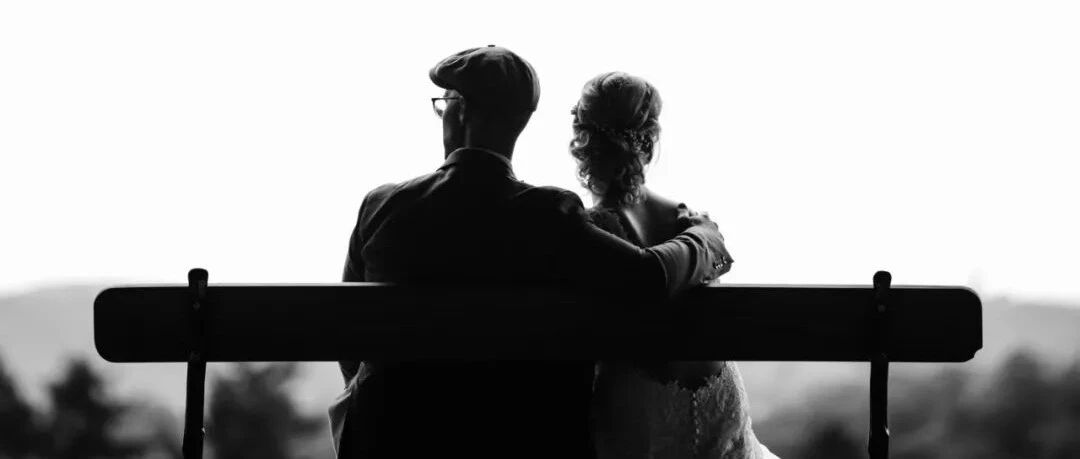 最好的二人世界什么样?这对夫妻结婚76年,“枯燥”日常却让我从头哭到尾……