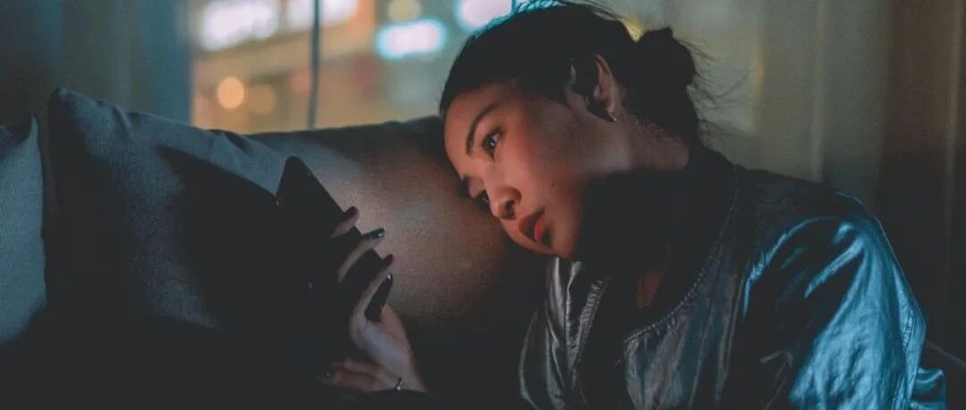 那些深夜睡不着的成年人，脑子里都在想什么？ |  心理学观点