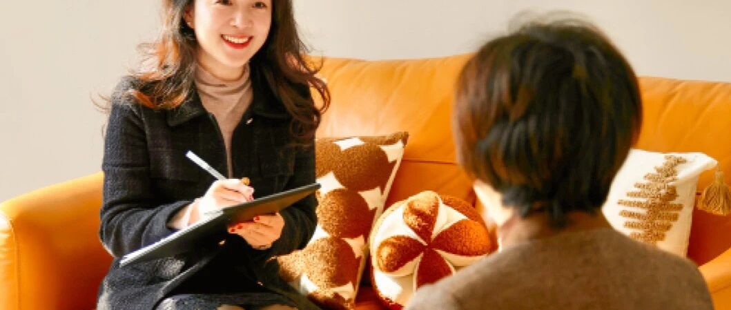 当朋友变成“备胎”:识别并跳出两性社交中消耗型、无承诺的模糊关系。