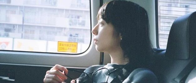 她60岁依然保持一颗少女心,也许答案就在“心理年龄”上