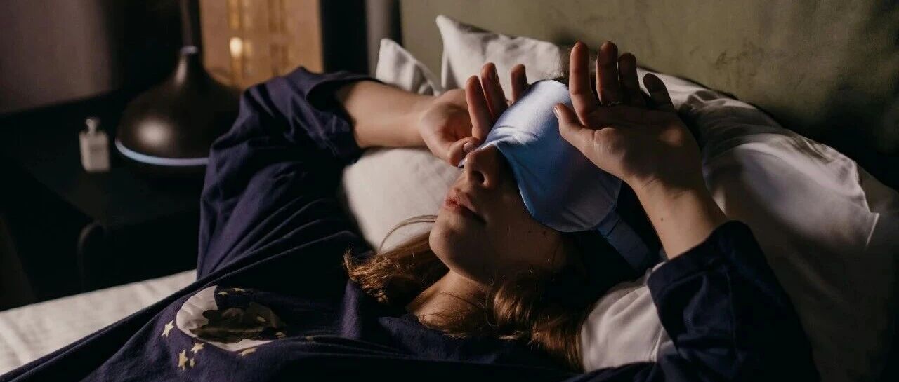 更年期睡眠波动:潮热、盗汗来袭时,如何快速让自己重新入睡?