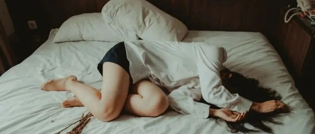 长期睡眠不足、不想收拾房间、喜欢独处……你的潜在抑郁风险有多高?